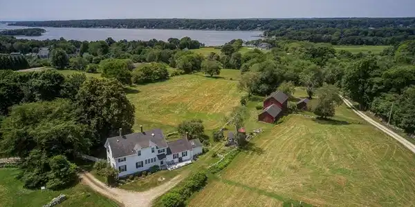 143 Horseneck Road