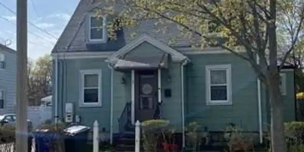 22 Ruggles Street