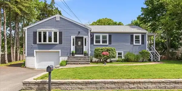 9 Cushing Dr