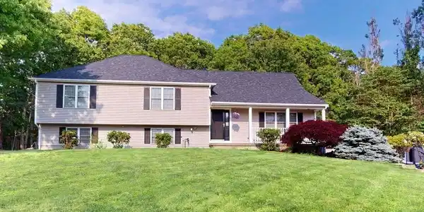 47 Pleasant Harbour Rd
