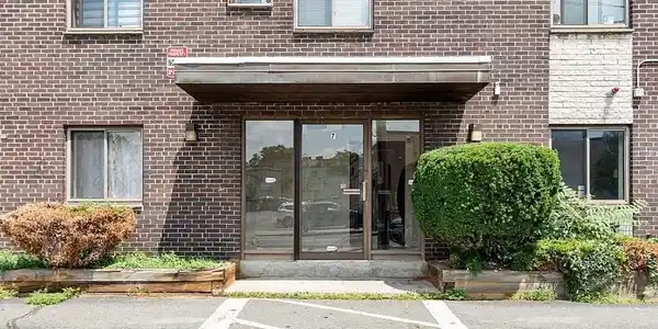 7 Park Ave