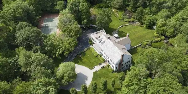 152 Forest Ave