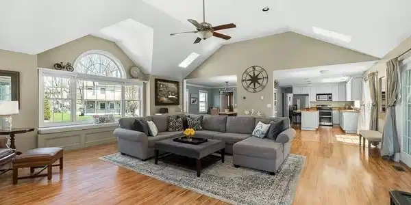 6 Lattof Farm Circle