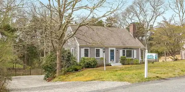 143 Evelyns Drive