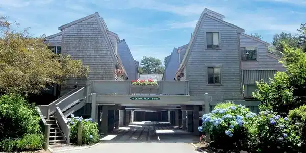 4 Quail Run Rd