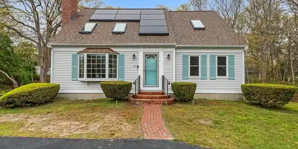 22 Woodside Dr