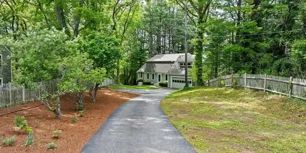 64 Meetinghouse Lane