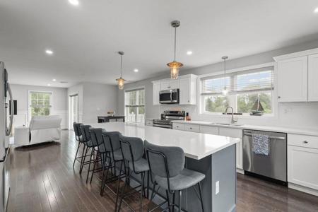 15 Spadina
