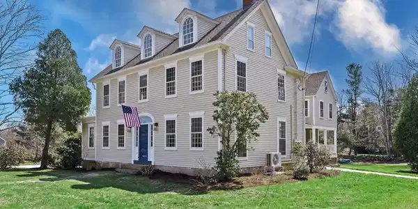 18 Pine Island Rd