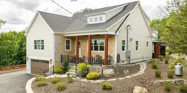 7 Laurel Street