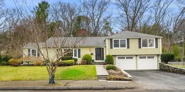 16 Shorewood Rd
