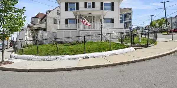 27 Crystal Cove Avenue