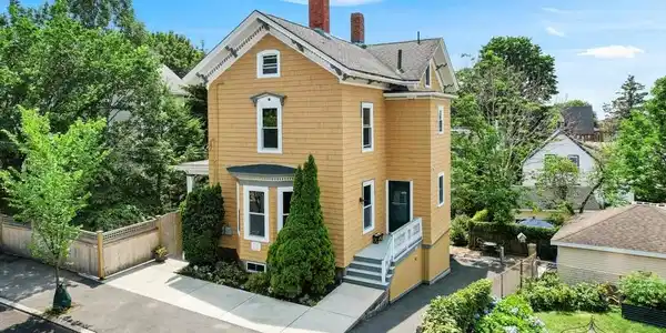 7 Rockland Street