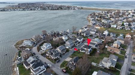 6 Old Colony Rd
