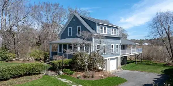 329 Front St