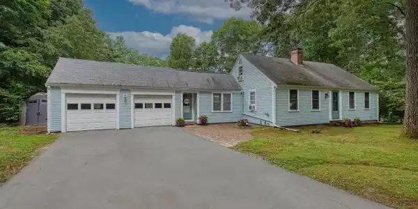 30 Edgewood Ln