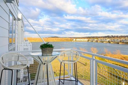 130 Broad Broad Reach