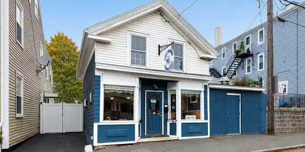 27 Washington St