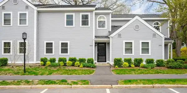 1002 Tuckers Lane