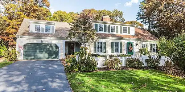 64 Cotuit Bay Dr