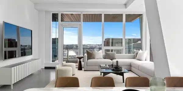 150 Seaport Blvd