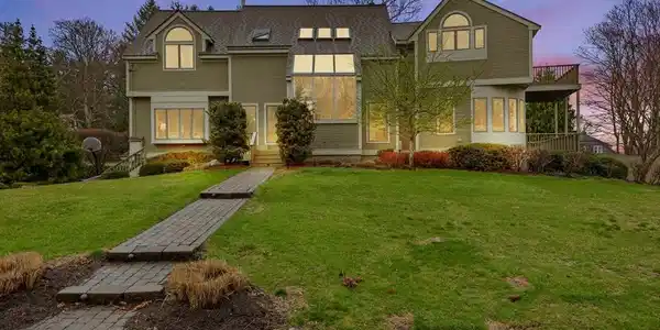 50 Susan Dr