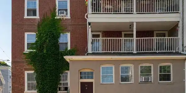 96 Derby Street