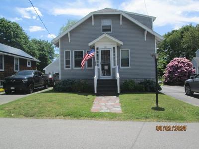 183 Compos St