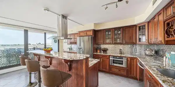 73 Broad Reach