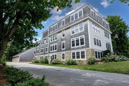 324 Front Street