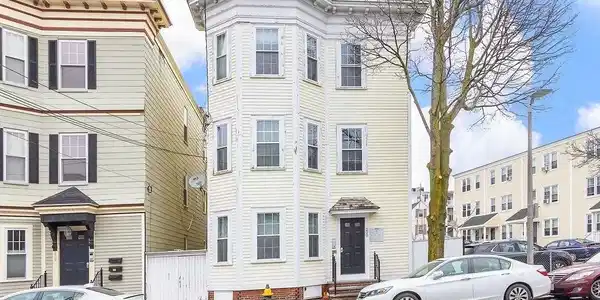200 W 6th St