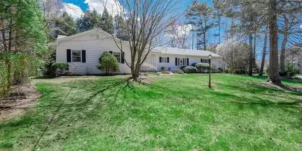 23 Holly Lane