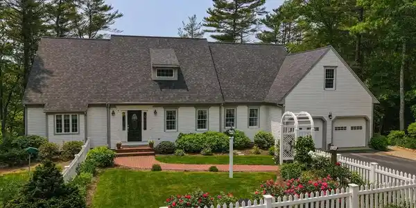 4 Canterbury Lane