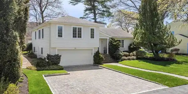 21 Phillips Avenue