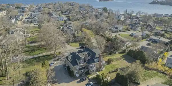 10 Dalton Ave