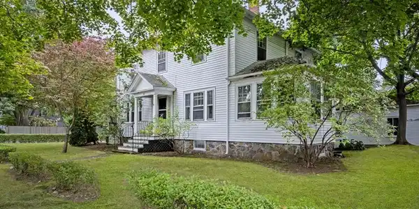 18 Cedar Street