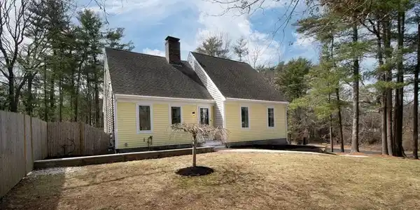 118 Enterprise St