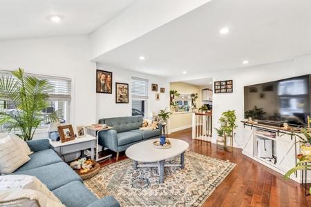 98 Bay View Ave