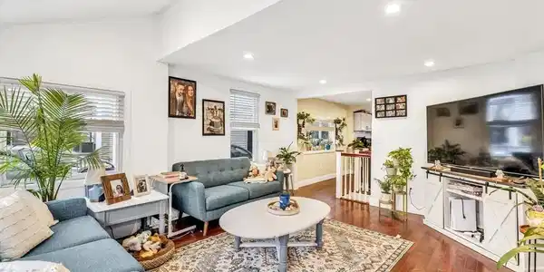 98 Bay View Ave
