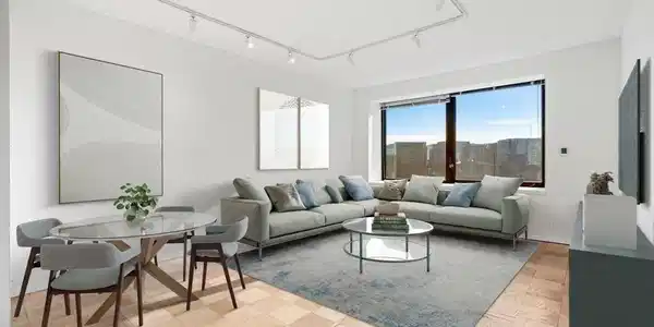 85 E India Row