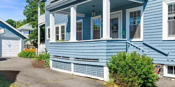 7 Endicott Avenue