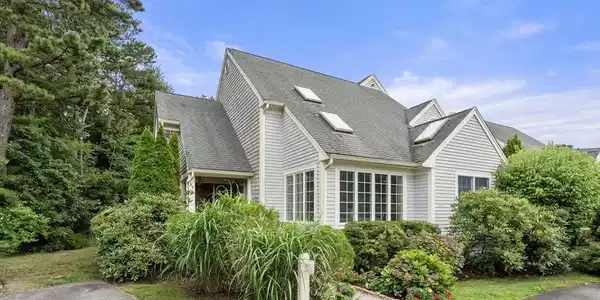 64 Gold Leaf Ln