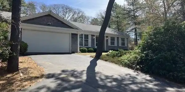 144 Lakeview Avenue