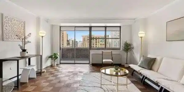 2 Hawthorne Pl