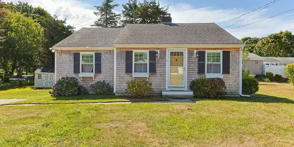 7 Spruce Dr
