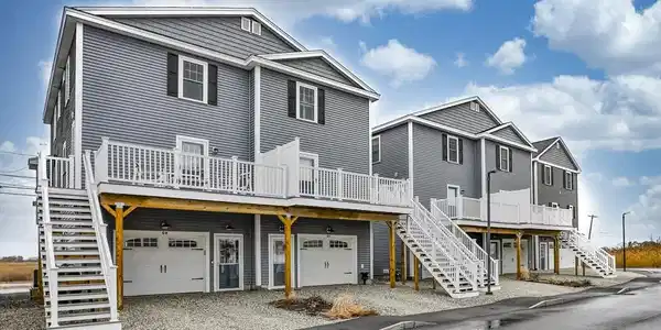 207 Beach Road