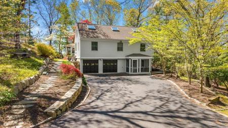 156 Duck Hill Rd