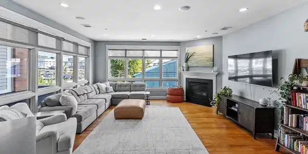 350 West 2nd St