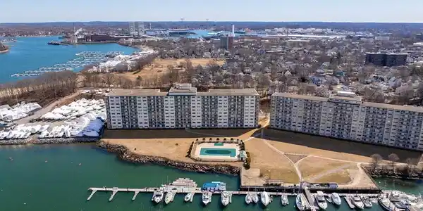 200 Cove Way