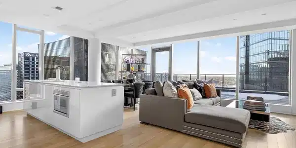 135 Seaport Blvd